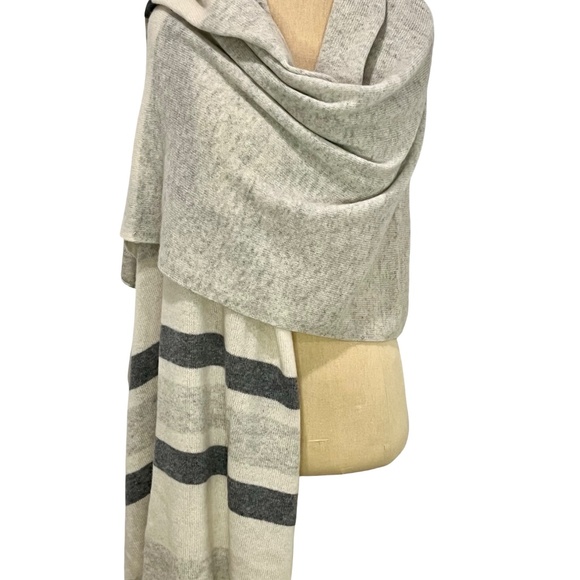 Cashmere Luxuriously Soft Knit Wrap or Throw 36" x 82" - Picture 4 of 9
